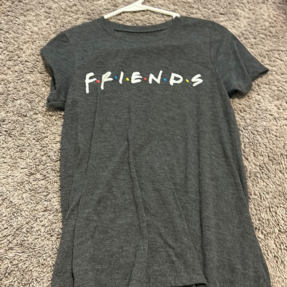 Women’s grey friends shirt.